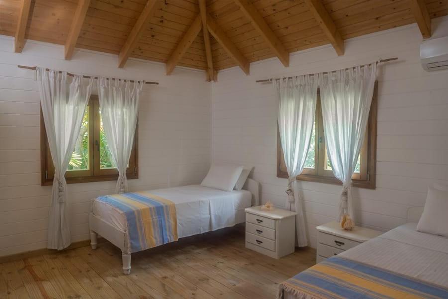 La Pointe Beach Huts Бає-Санта-Анна Екстер'єр фото