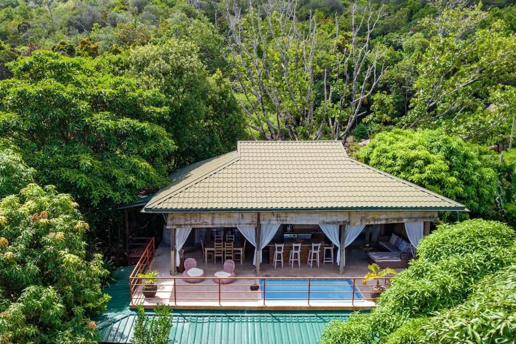 La Pointe Beach Huts Бає-Санта-Анна Екстер'єр фото