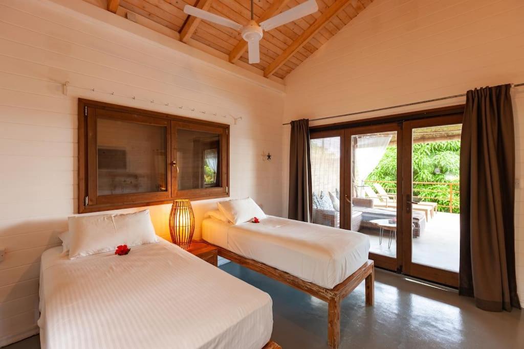La Pointe Beach Huts Бає-Санта-Анна Екстер'єр фото
