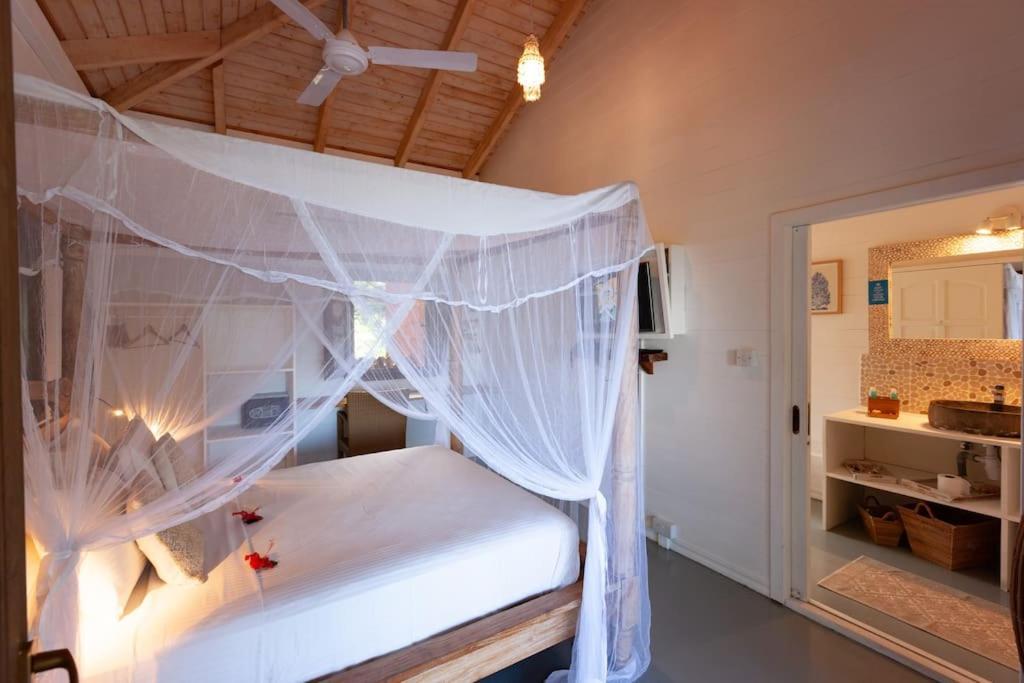 La Pointe Beach Huts Бає-Санта-Анна Екстер'єр фото