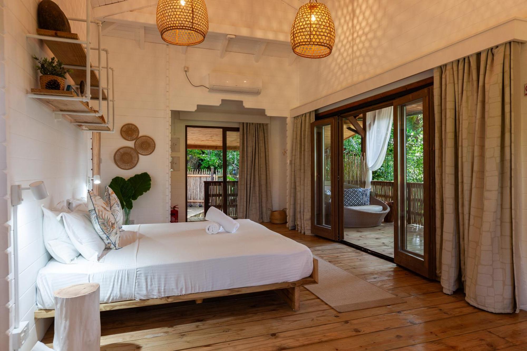 La Pointe Beach Huts Бає-Санта-Анна Екстер'єр фото